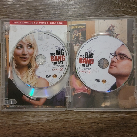 The Big Bang Theory lot of dvds and Blue Ray discs - Picture 4 of 10